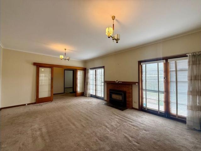 Spacious Family Living in a Sought After Box Hill South Location