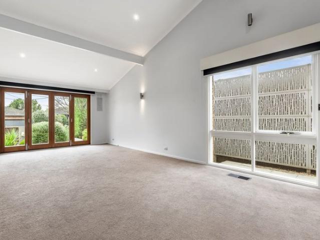 Spacious Family Living in a Sought After Caulfield South Location