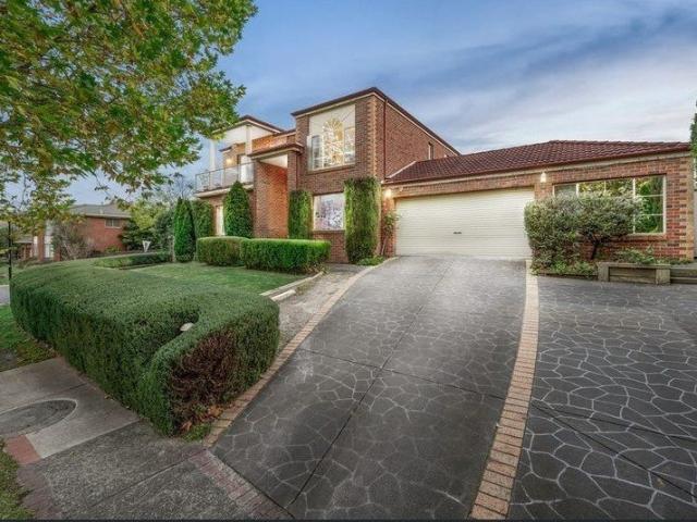 Spacious Family Living in a Sought After Chirnside Park Location
