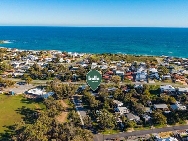 Spacious family living in a sought after coastal setting