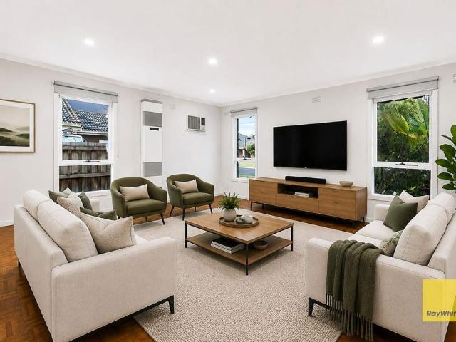 Spacious Family Living in a Sought After Hoppers Crossing Location!