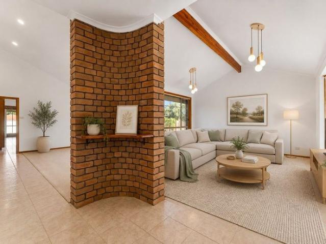 Spacious Family Living in a Sought After Keilor Downs Location!