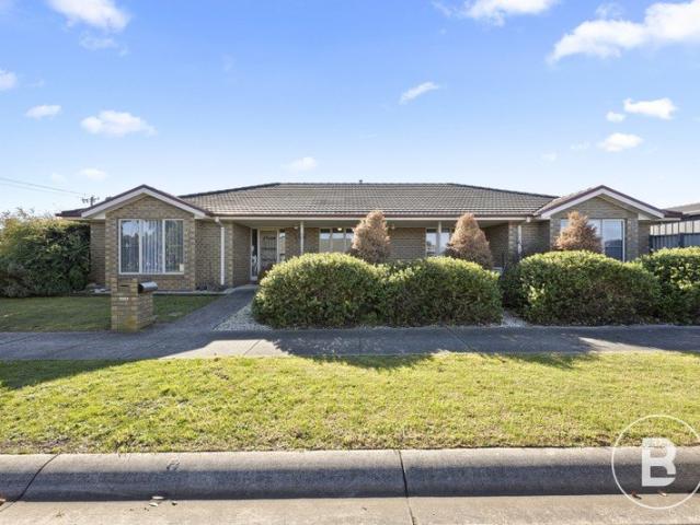 SPACIOUS FAMILY LIVING IN A SOUGHT AFTER LOCATION