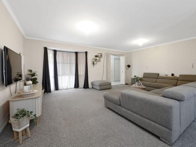 Spacious Family Living in a Peaceful Court Location