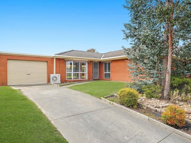 Spacious Family Living in a Peaceful Court Location