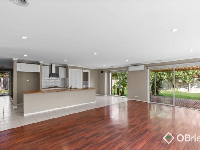 Spacious Family Living in a Peaceful Court Setting