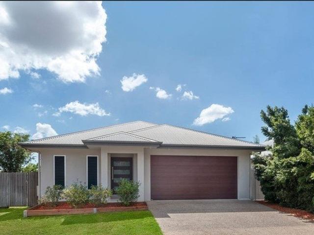 Spacious Family Living in a Peaceful Court Setting!