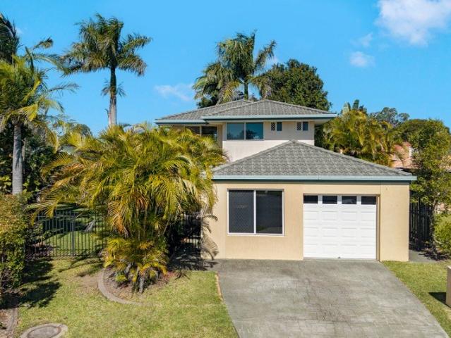 Spacious Family Living in a Peaceful Cul de Sac