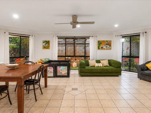 Spacious Family Home with Solar in a Quiet Cul de Sac