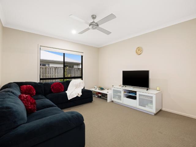 Spacious Family Living in a Peaceful Cul de Sac