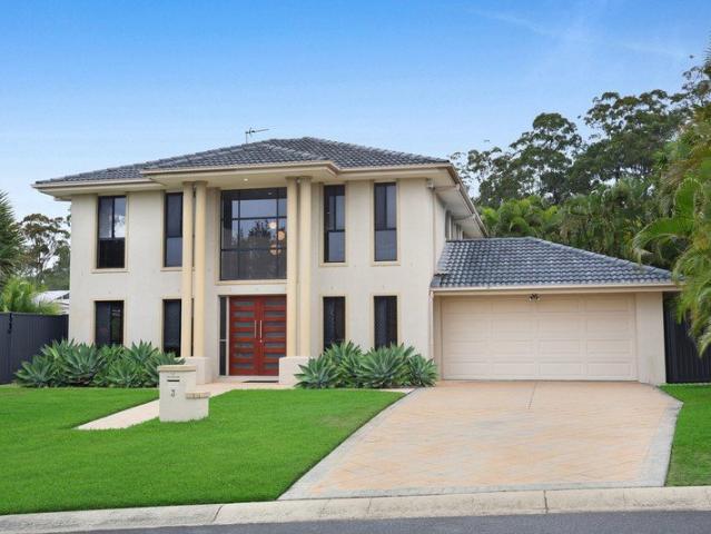 Spacious Family Living in a Peaceful Burleigh Heads Cul de Sac