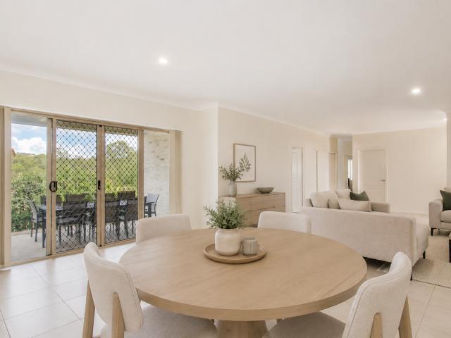 Spacious Family Living in a Peaceful Gilston Cul de Sac