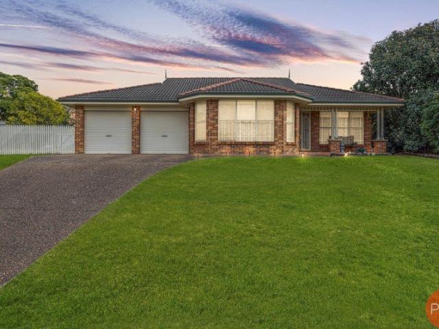 Spacious Family Living in a Peaceful East Maitland Setting!