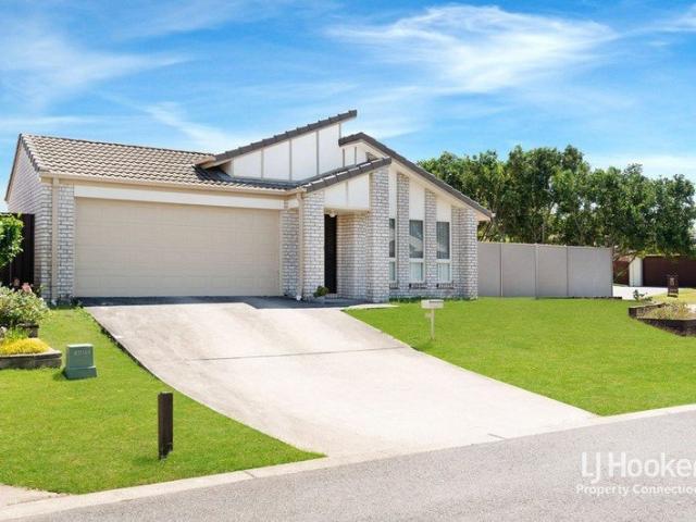 Spacious Family Living in a Peaceful Fitzgibbon Position