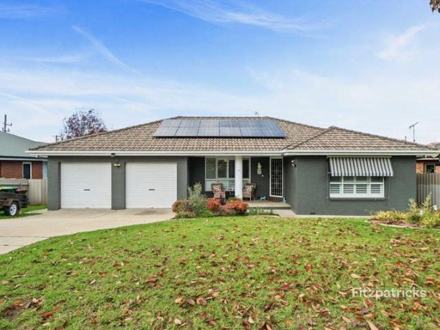 Spacious Family Living in a Peaceful Kooringal Cul de Sac