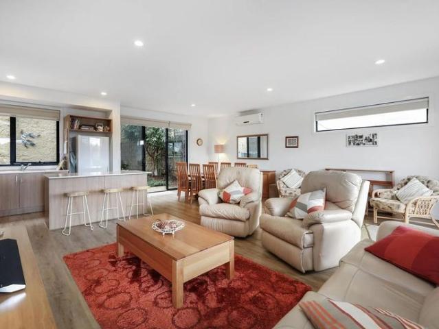 Spacious Family Living in a Peaceful Keilor East Setting