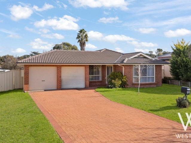 SPACIOUS FAMILY LIVING IN A PEACEFUL KELSO SETTING