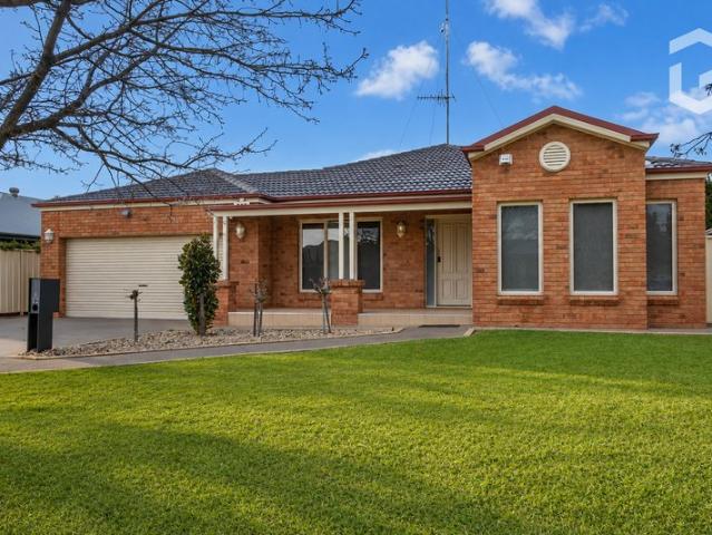 Spacious Family Living in a Peaceful Location