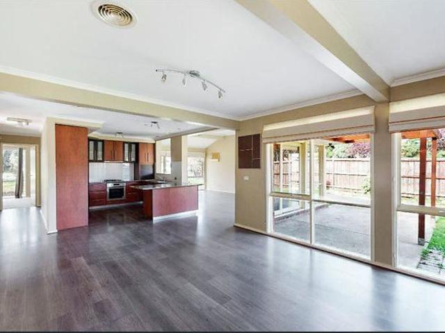 Spacious Family Living in a Peaceful Lysterfield Court