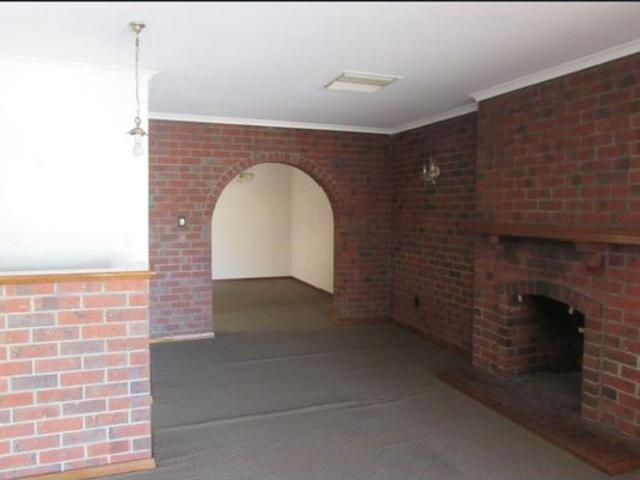 Spacious Family Living in a Peaceful Sheidow Park Location