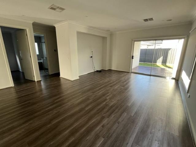 Spacious Family Living in a Peaceful Werribee Location!