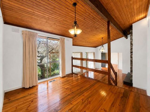 Spacious Family Living in a Peaceful Templestowe Setting