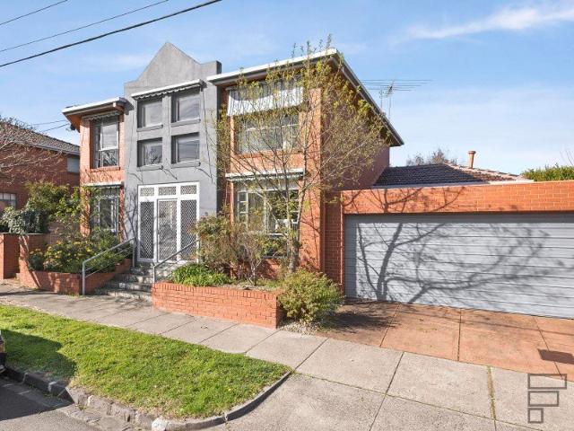 Spacious Family Living in a Premier Caulfield Address