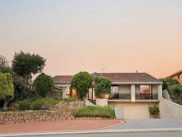 Spacious Family Living in a Premier Duncraig Setting