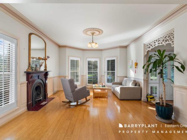 Spacious Family Living in a Prestigious Eltham Setting
