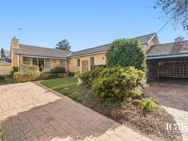 Spacious Family Living in a Prestigious Mount Waverley Pocket