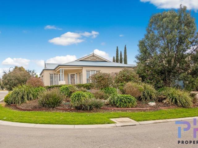 SPACIOUS FAMILY LIVING IN A PRIME CORNER POSITION