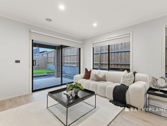 Spacious Family Living in a Prime Clyde North Location