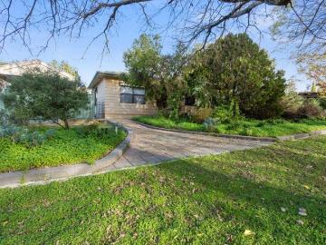 Spacious Family Living in a Prime Clare Location
