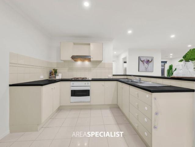 Spacious Family Living in a Prime Cranbourne West Location
