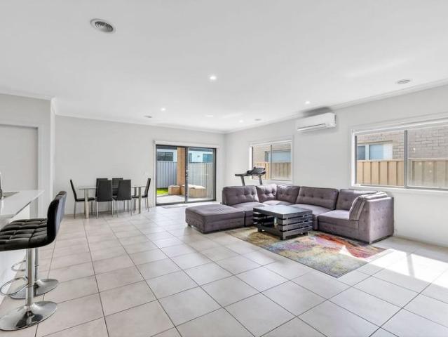 Spacious Family Living in a Prime Armstrong Creek Location