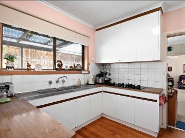 Spacious Family Living in a Prime Glen Waverley School Zone