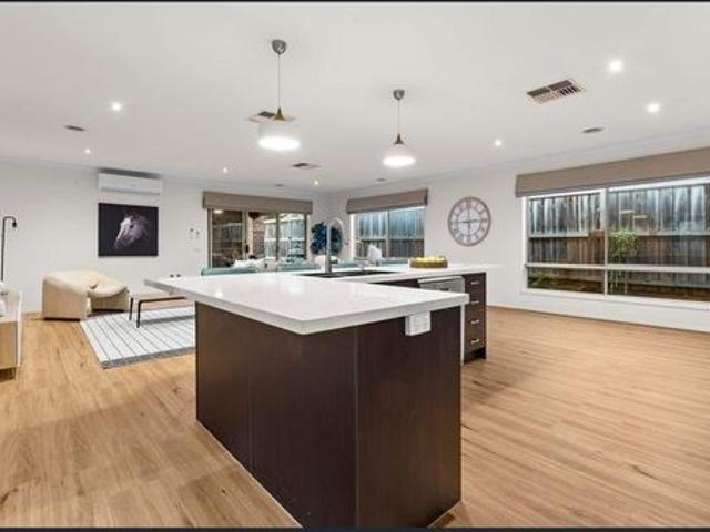 Spacious Family Living in a Prime Doreen Pocket!