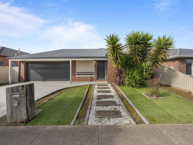 Spacious Family Living in a Prime Delacombe Location