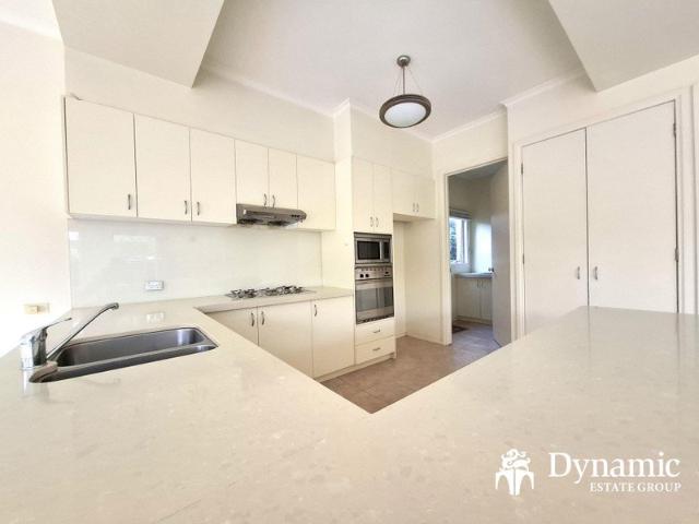 Spacious Family Living in a Prime Kew East Location