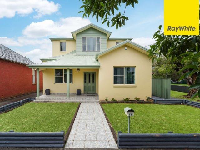 SPACIOUS FAMILY LIVING IN A PRIME LOCATION