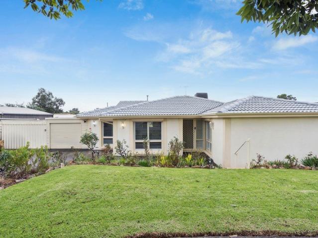 Spacious Family Living in a Prime Modbury Heights Location!
