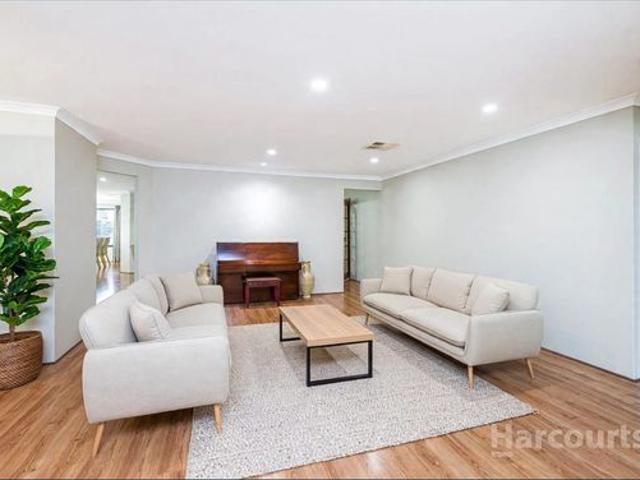 SPACIOUS FAMILY LIVING IN A PRIME MADELEY LOCATION