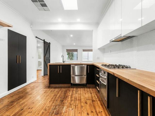 Spacious family living in a prime Niddrie location