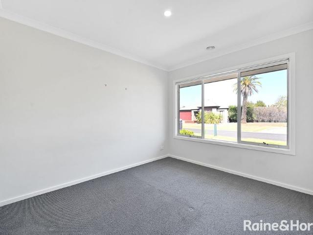 Spacious Family Living in a Prime Point Cook Location