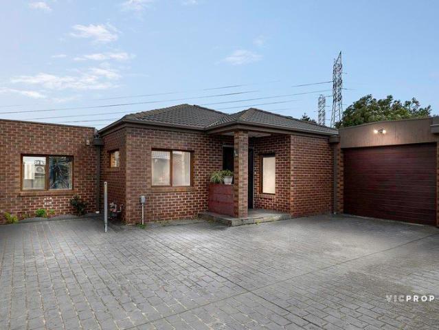 Spacious Family Living in a Prime Walk to Everything Location