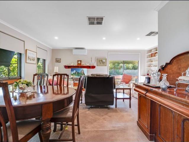Spacious Family Living in a Prime West Albury Location