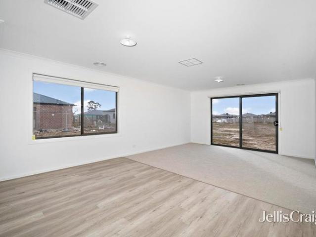 Spacious Family Living in a Prime Winter Valley Location