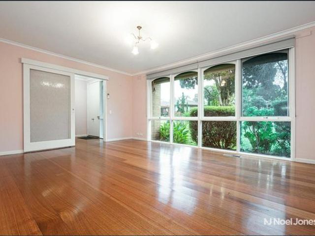 Spacious Family Living in a Quiet Court