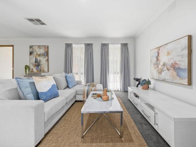 Spacious Family Living in a Quiet Court
