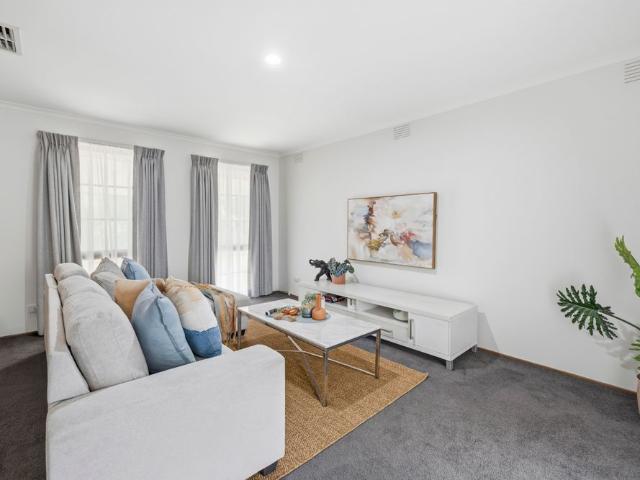 Spacious Family Living in a Quiet Court